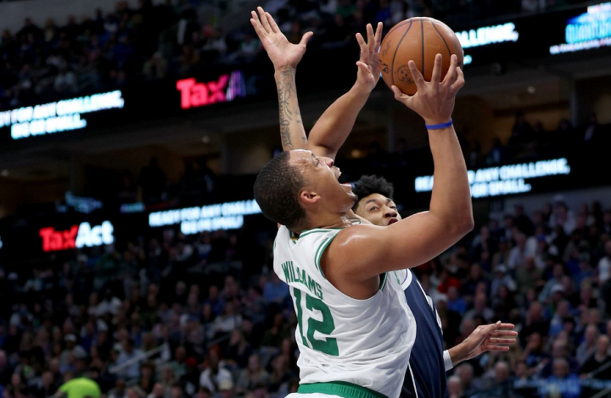 九游网站入口官网-波士顿凯尔特人训练开放日，转会期更衣室发声引欢呼，CBA常规赛在即，轮换策略成焦点的简单介绍